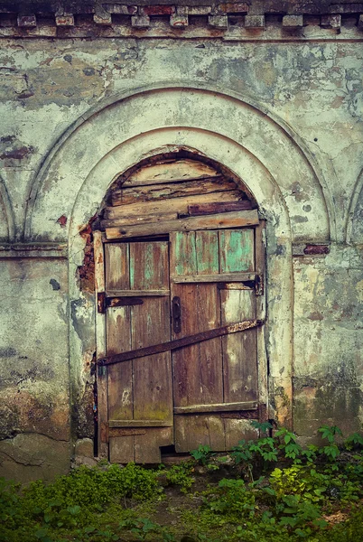 아주 오래 된 문 — 스톡 사진