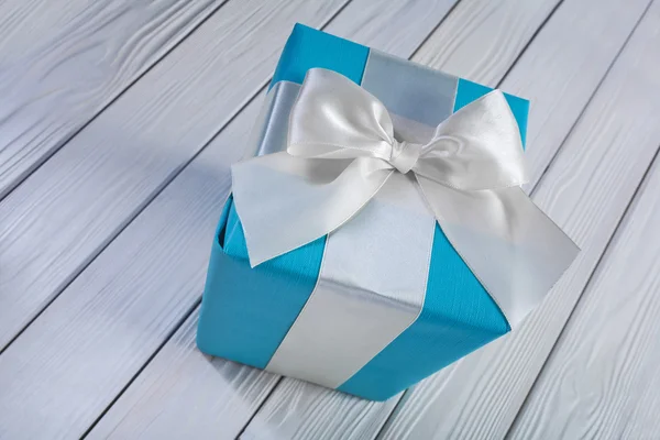 Caja de regalo azul — Foto de Stock