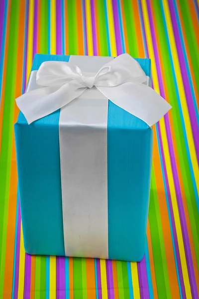 Caja de regalo azul clásico — Foto de Stock