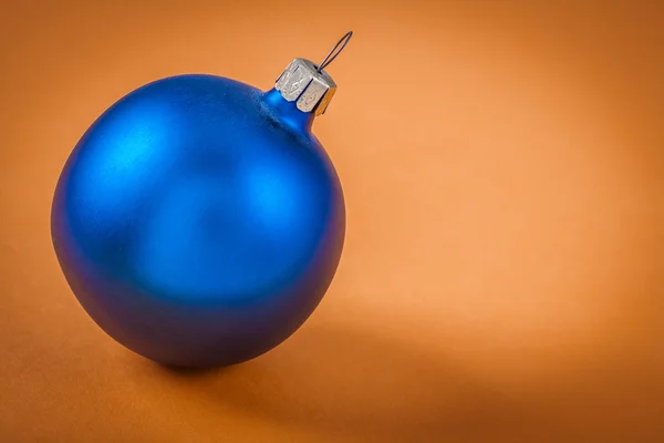 Single blue christmas ball — Stock Photo, Image