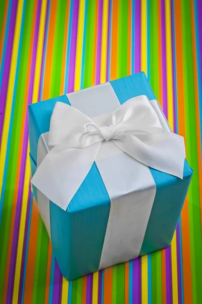 Caja de regalo azul clásico — Foto de Stock