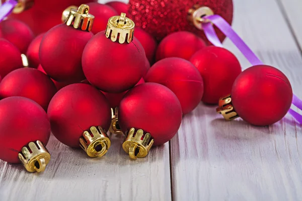 Rote Christbaumkugeln — Stockfoto