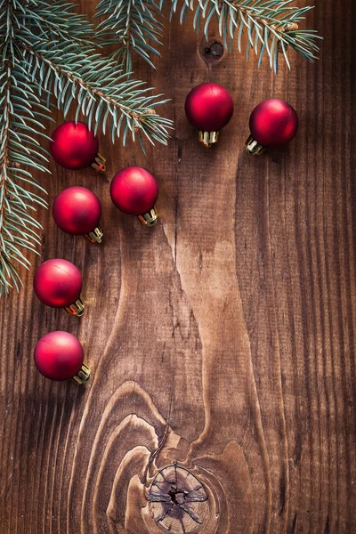 Boules de Noël avec branches de sapin — Photo