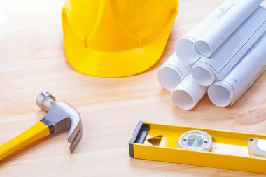 Kask ve çekiç ile planları