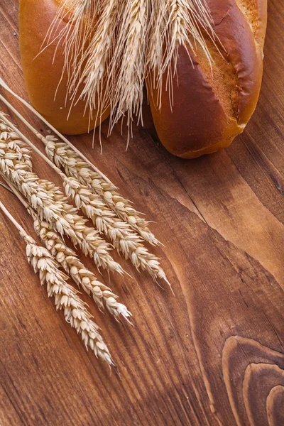 Kenyér kenyeret és a búza — Stock Fotó