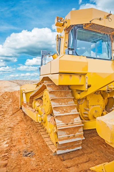 Nouveau bulldozer debout — Photo