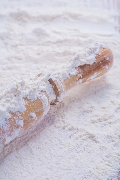 Kupie biała mąka naturalny — Zdjęcie stockowe