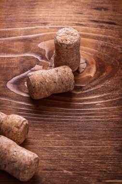 Şampanya gemide mantarlar