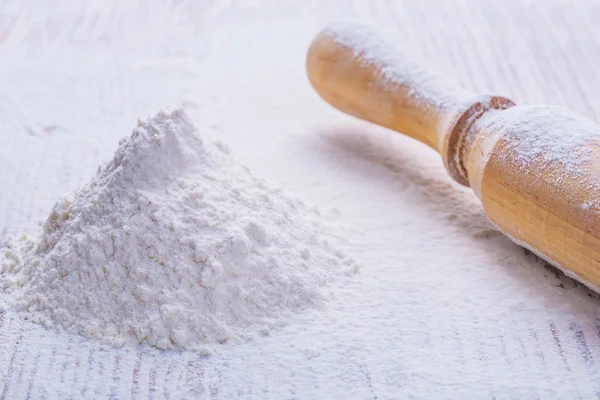 Little pile of white natural flour — Stock Photo, Image