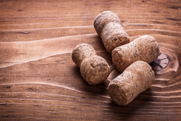 Vier kurken van champagne — Stockfoto