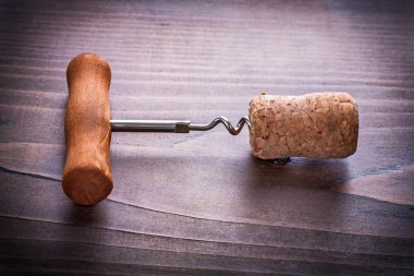 Tirbuşon şampanya cork bükülmüş