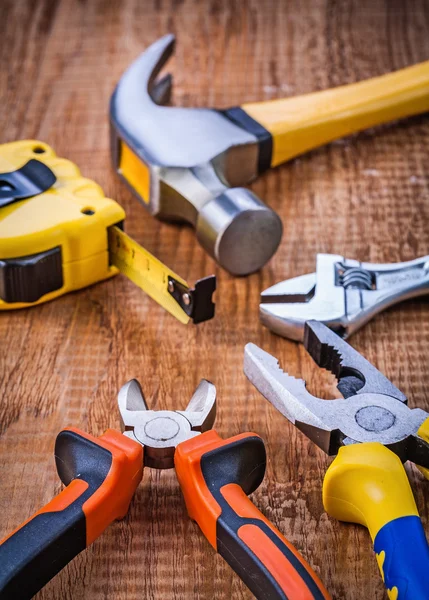 Uppsättning verktyg på träskiva — Stockfoto