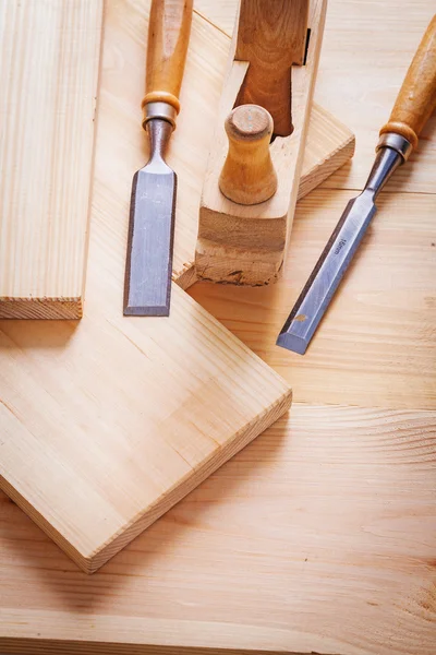 Ferramentas para trabalhar madeira na mesa — Fotografia de Stock