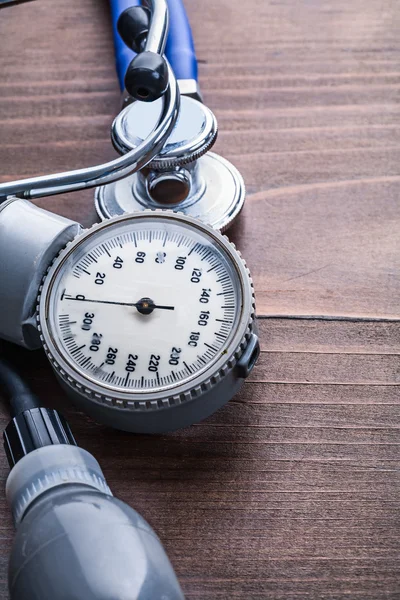 Pressore 血圧と聴診器 — ストック写真
