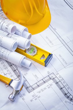 Planları, pençe çekiç ve inşaat seviyesi