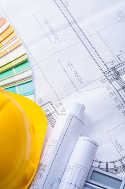 Sarı kask planları haddelenmiş