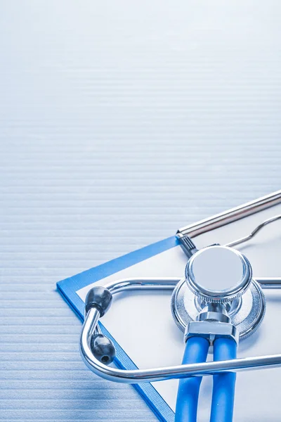 Close up view stethoscope on clipboard — Stock Photo, Image