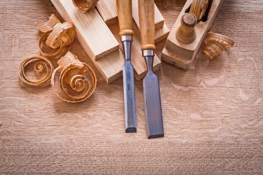 Ahşap tahta üzerinde Keskiler