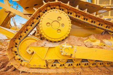 Buldozer parça parçası