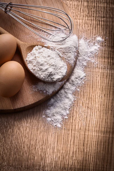 Jaja mąka w corolla łyżka — Zdjęcie stockowe