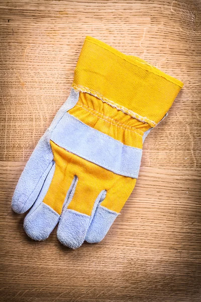 Beschermende handschoen van de werken — Stockfoto