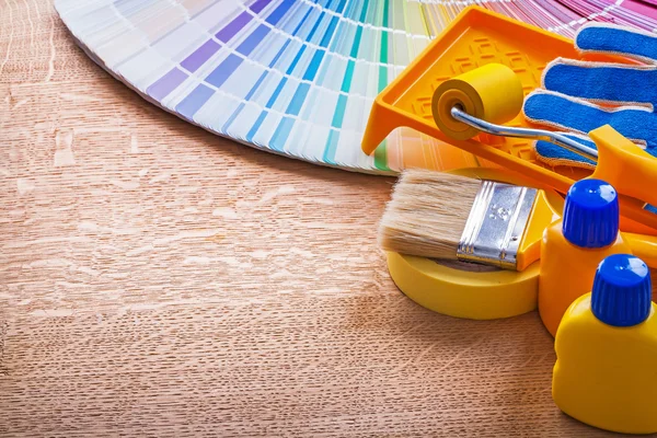 Paint-hulpmiddelen en pan Toon kleurenpalet — Stockfoto