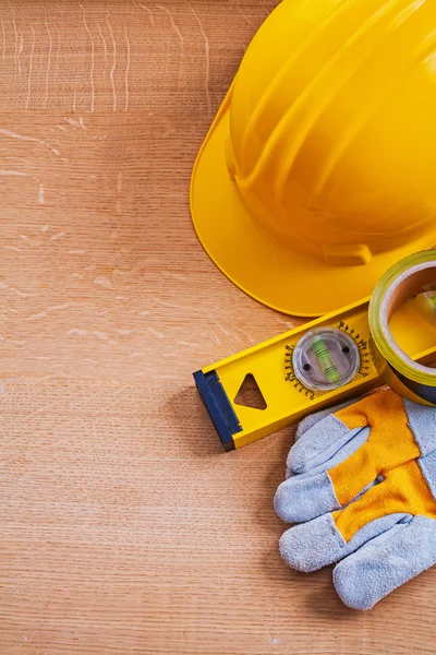 Safety tools and construction level — Stock Photo, Image