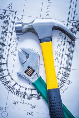 Pençe çekiç, ayarlanabilir anahtarı