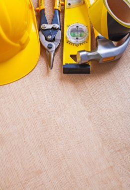 çekiç, kesme pense ve zor şapka