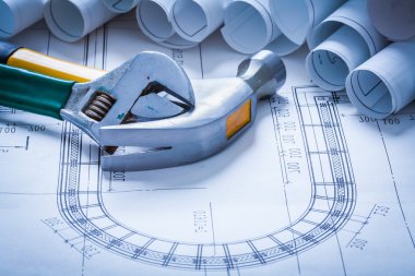 İnşaat araçları ve plan rulo