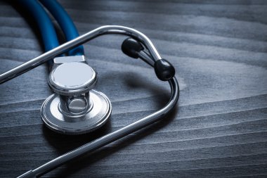 Ahşap tahta üzerinde tıbbi tanı aracı