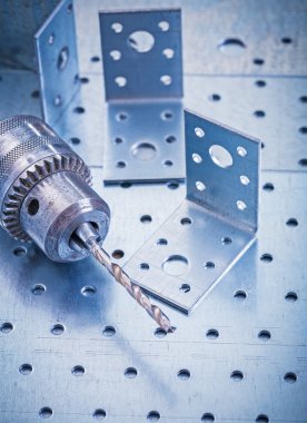 delinmiş açı bağlantı elemanları ve metal matkap