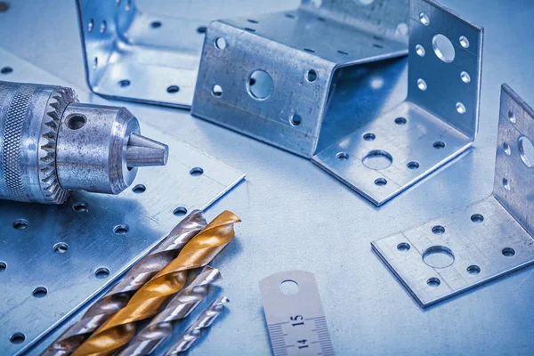 Delikli açı barlar