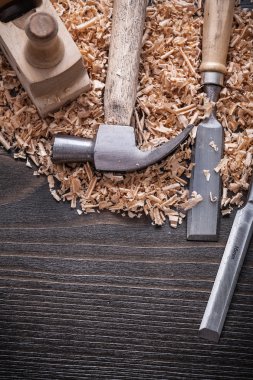 claw hammer, chisels, planning chips