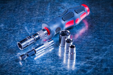 Screwdriver, bit holders, replaceable torxes