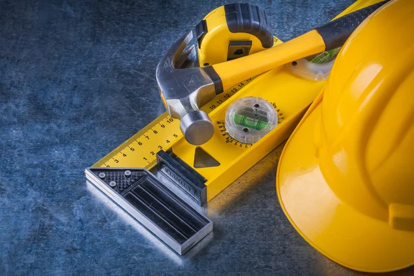 Martelo garra e capacete de construção — Fotografia de Stock