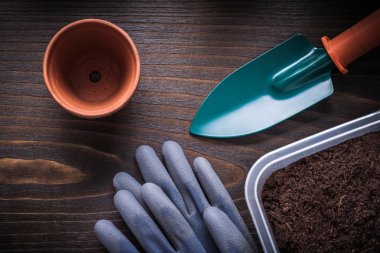 Hand spade, working gloves