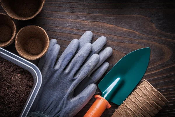 Hand shovel, rubber gloves — Stockfoto