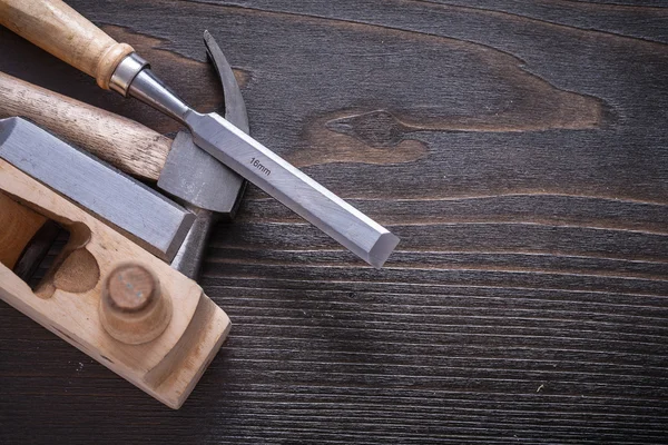 Claw hammer, shaving plane and chisels — 图库照片