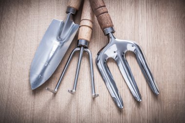 Mala çatal, el spade ve komisyon