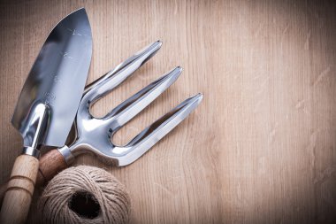 kürek, mala çatal ve hank sicim