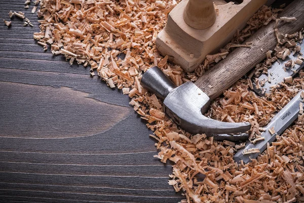 Hammer, chisels, shaving plane and chips — Stock Photo, Image