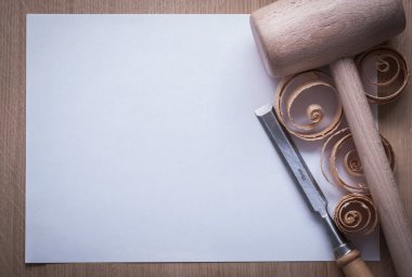 talaşı, sağlamlaştırma keski, çekiç ve kağıt