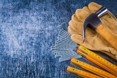 çalışma eldiven, çivi, metre ve çekiç