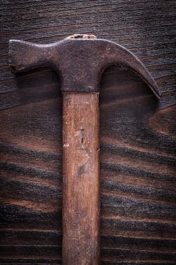 Paslı eski moda pençe çekiç