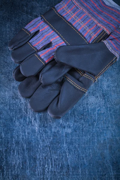 Gants de construction en caoutchouc noir — Photo