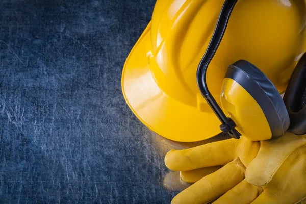 Baret, kulak muffs ve eldiven