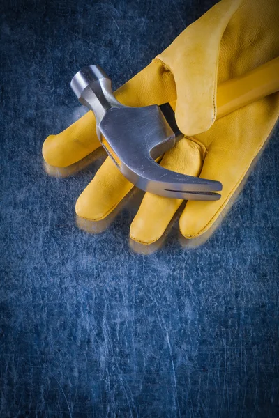 Säkerhet handske med klo hammare — Stockfoto