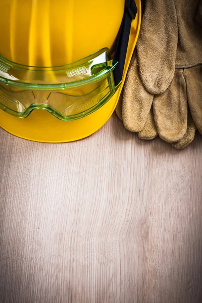 Guanti di sicurezza, cappello duro e occhiali — Foto Stock