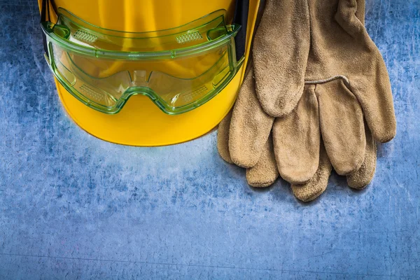 Guanti di sicurezza, cappello duro e occhiali — Foto Stock